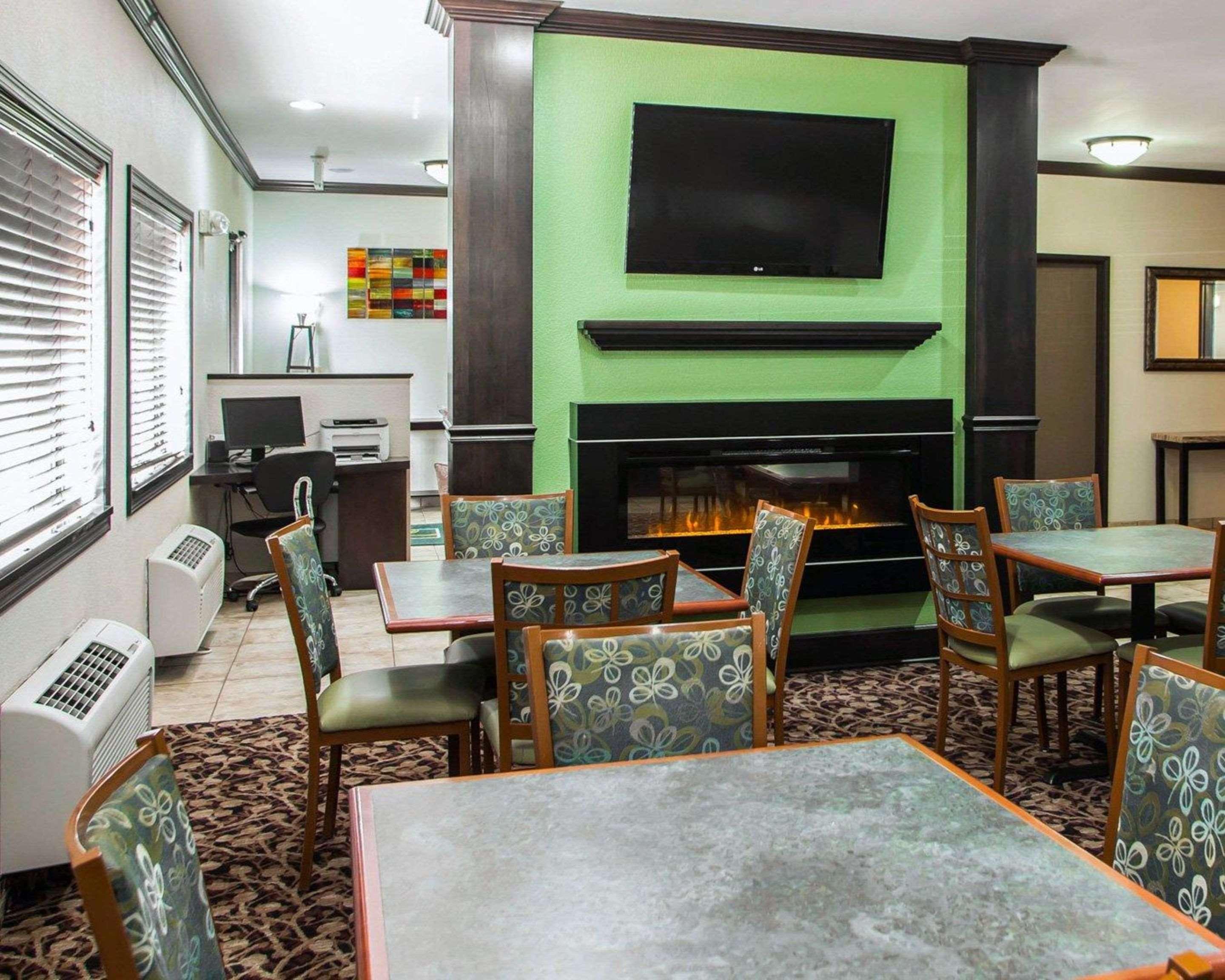 Quality Inn Near I-72 And Hwy 51 Forsyth Extérieur photo