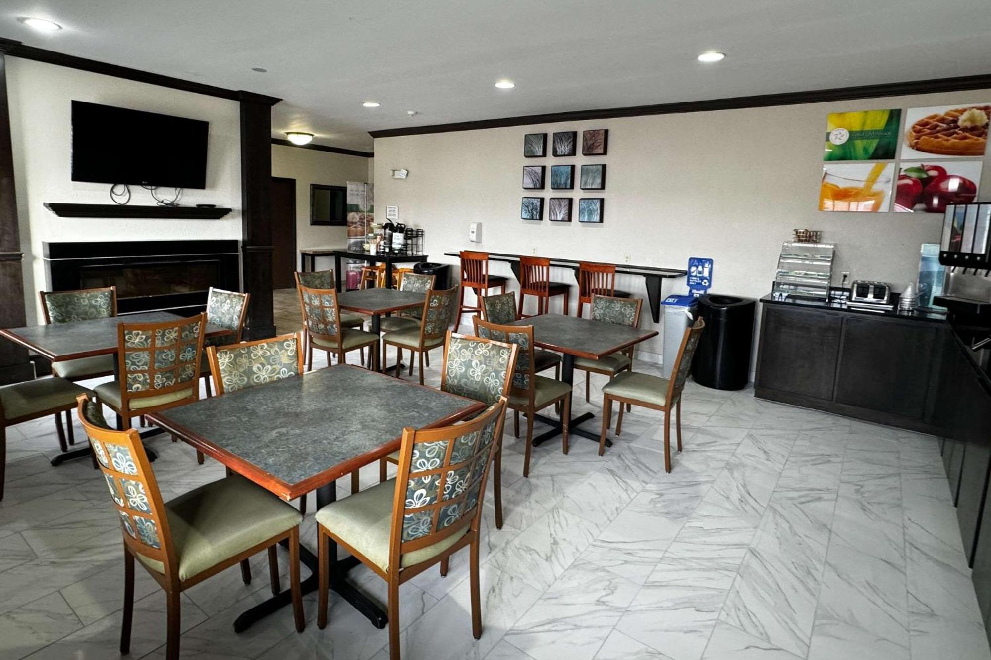 Quality Inn Near I-72 And Hwy 51 Forsyth Extérieur photo